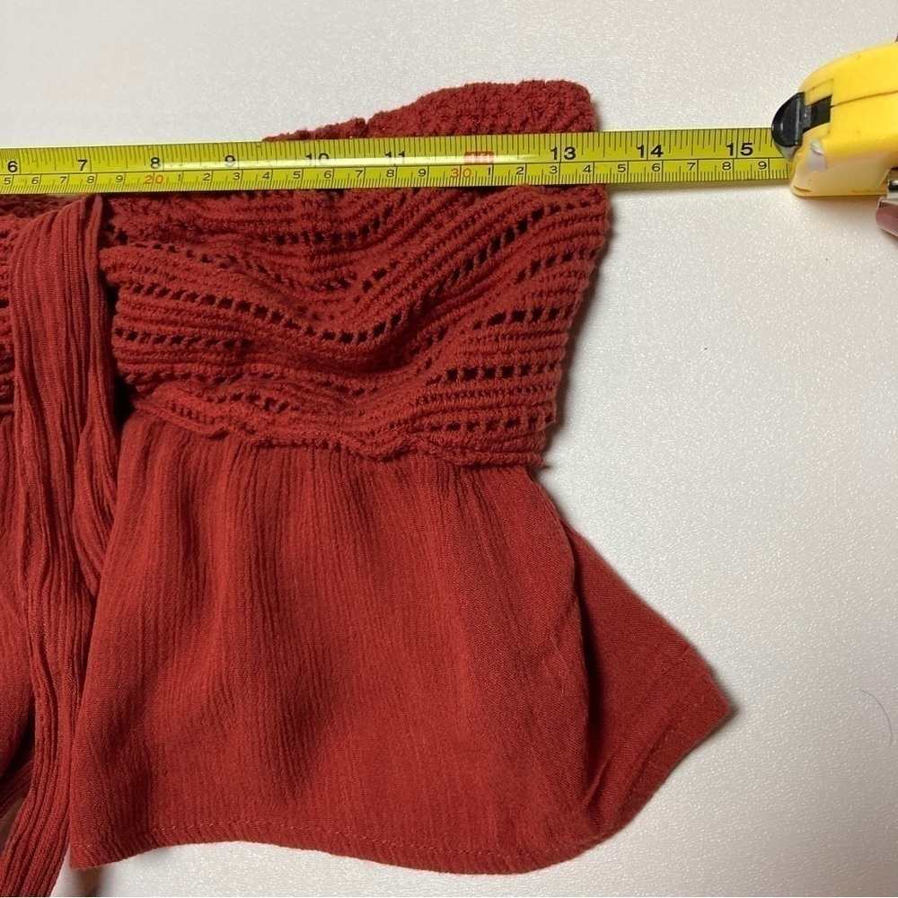 Small Cropped Top Crochet Design Over Ruffled Flowy Bottom Halter Top Shirt 🌻 - Picture 4 of 9